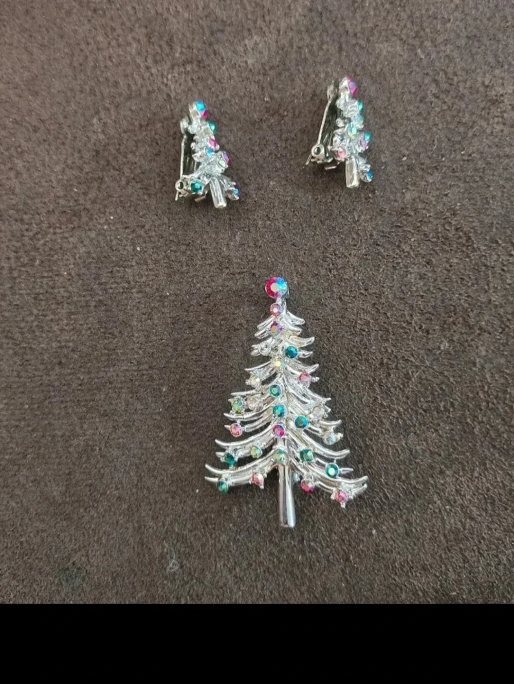 1960s Dodds Multi-Color Rhinestone Christmas Tree Brooch & Matching Earring Set